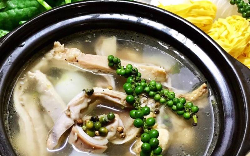Cách thưởng thức lẩu bao tử hầm tiêu