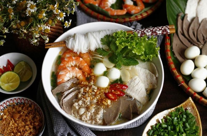 Thưởng thức hủ tiếu Nam Vang