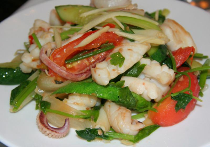 Mực xào cần tây thơm ngon
