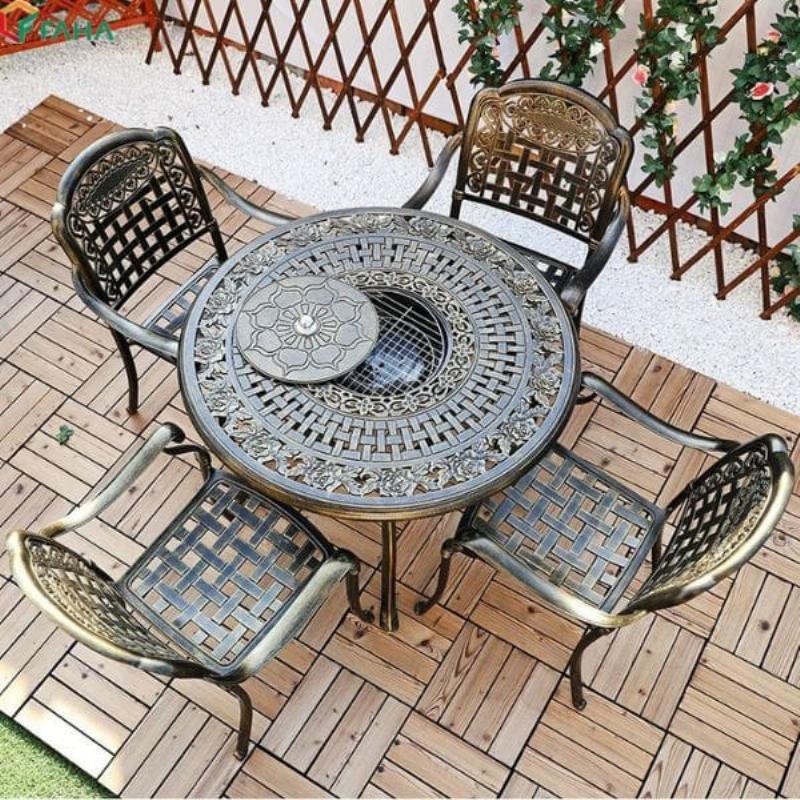 Tiệc nướng ngoài trời gia đình ấm cúng