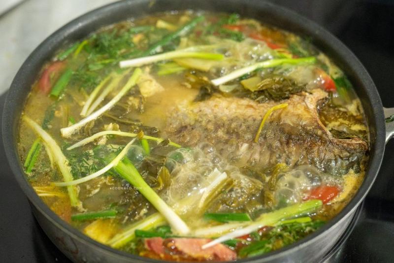 Cá chép om dưa ngày tết