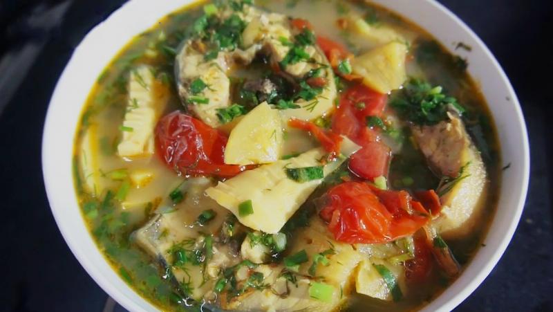 Nấu Canh Cá Tầm Chua