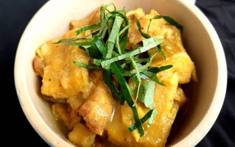 Thưởng thức chuối xanh kho thịt lợn