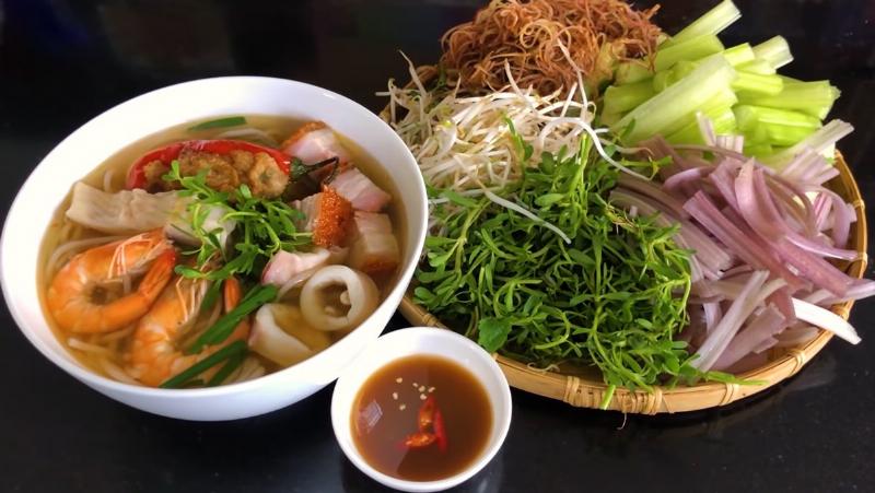 Cách thưởng thức bún mắm