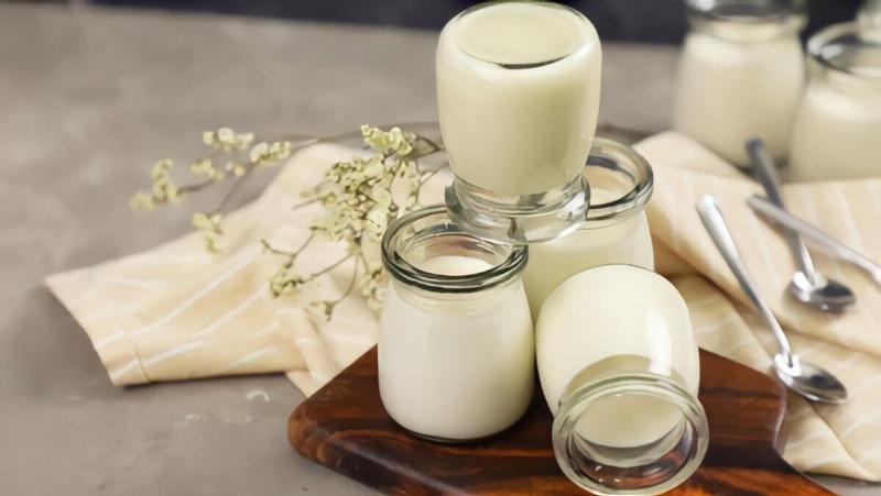 Nguyên liệu ủ sữa chua bằng thùng đá