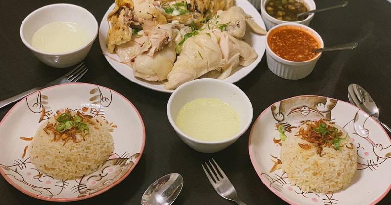 Biến tấu món cơm gà Hải Nam với các loại rau thơm