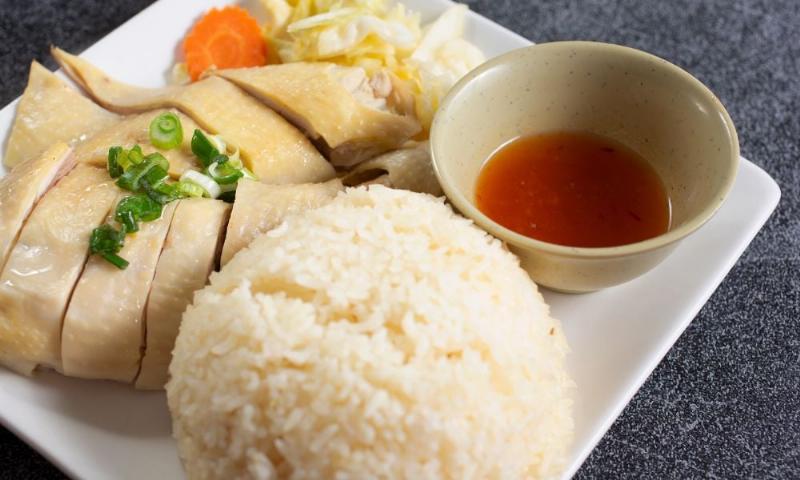Dụng cụ cần thiết khi nấu cơm gà Hải Nam
