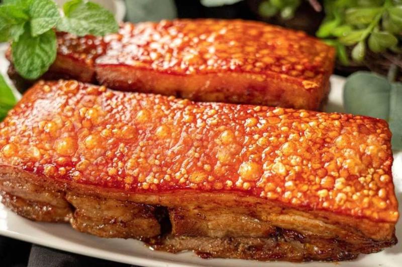Kiểm tra độ chín thịt nướng
