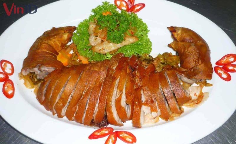 Móng giò chiên giòn hấp dẫn