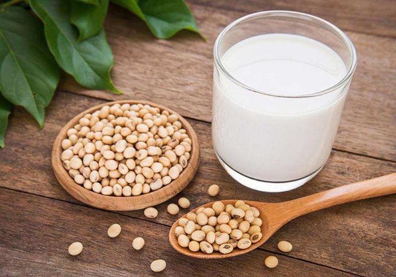 So sánh máy đun nước pha sữa và phương pháp truyền thống