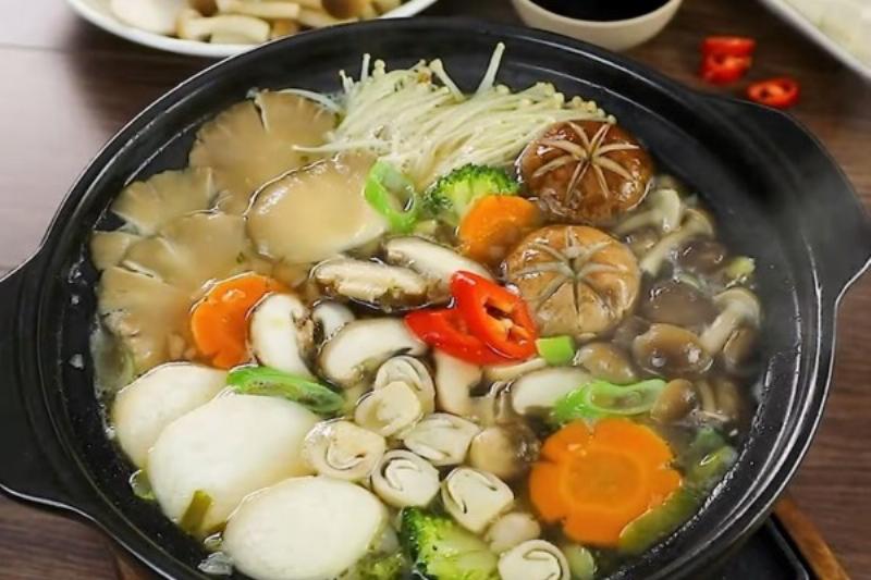 Thưởng thức lẩu chay thập cẩm