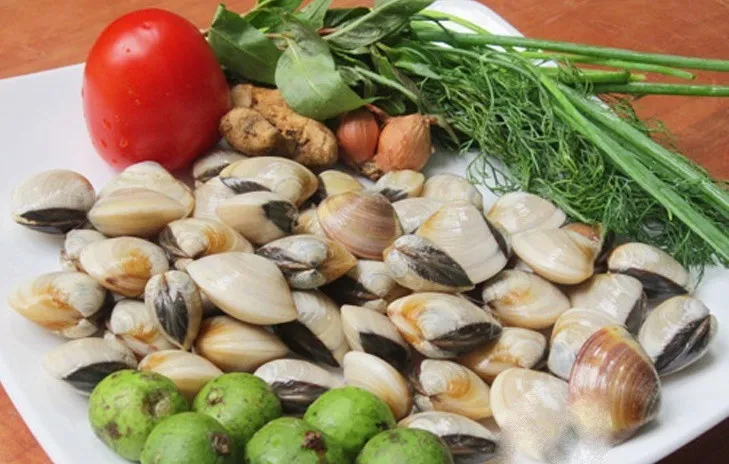 Nồi canh ngao chua ngọt nấu quả sấu