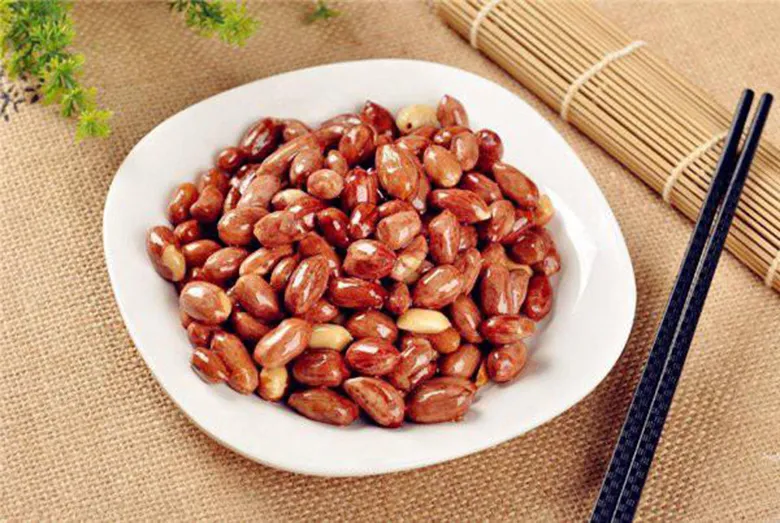 Lạc rang lò vi sóng không chỉ tiện lợi mà còn mang lại nhiều lợi ích sức khỏe như tốt cho tim mạch.
